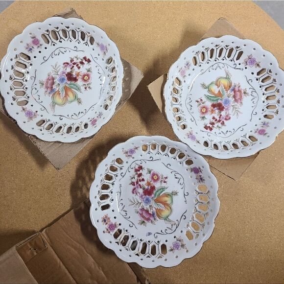 New 3 flower decor ceramic plates - Picture 1 of 2